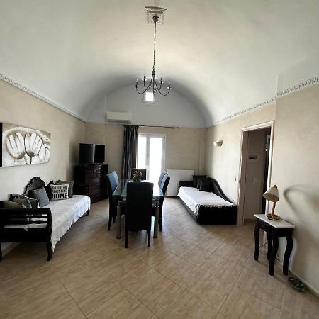 Veldi Art - Kamari Beach Apartment Fira  Exterior photo