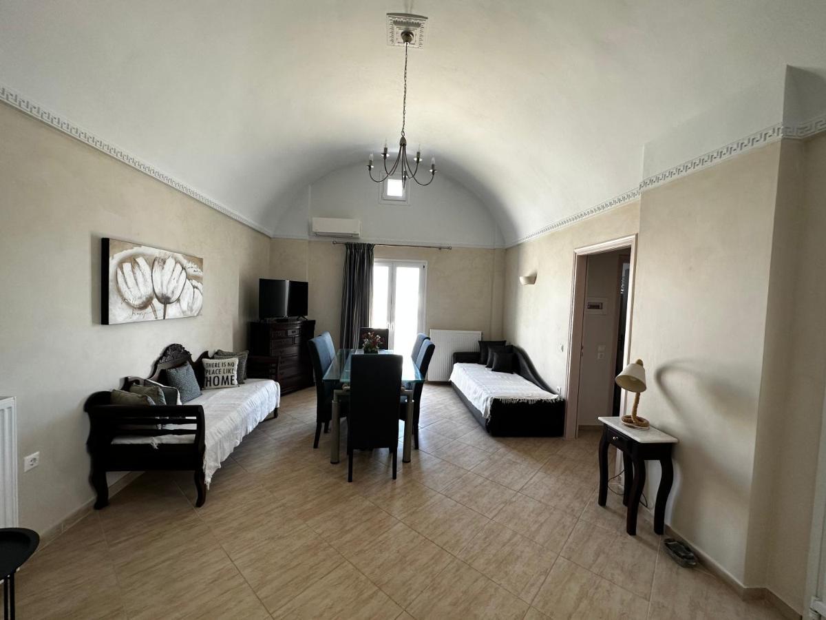 Veldi Art - Kamari Beach Apartment Fira  Exterior photo