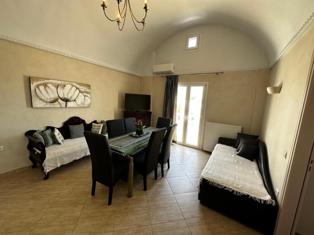 Veldi Art - Kamari Beach Apartment Fira  Exterior photo
