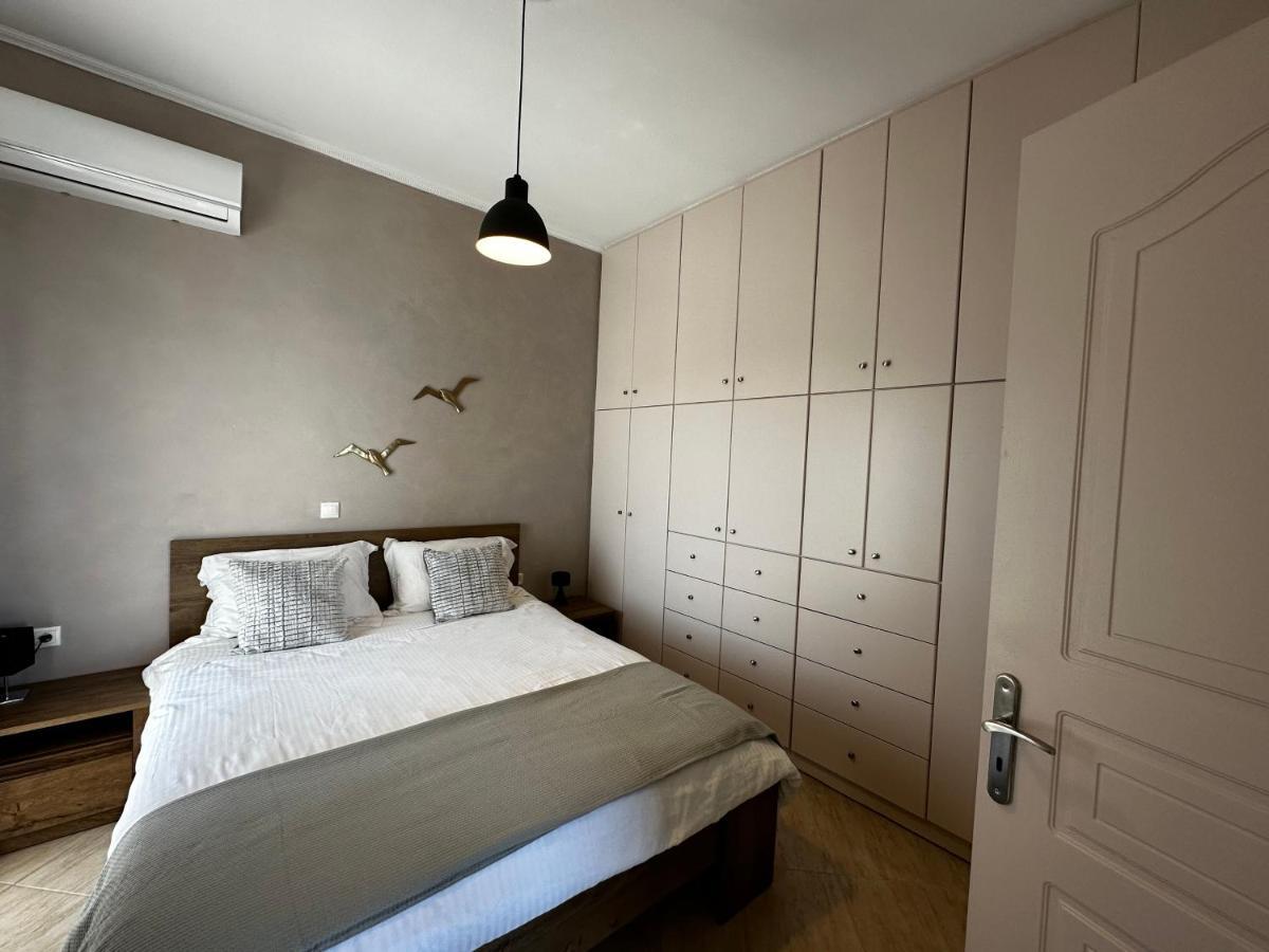 Veldi Art - Kamari Beach Apartment Fira  Exterior photo