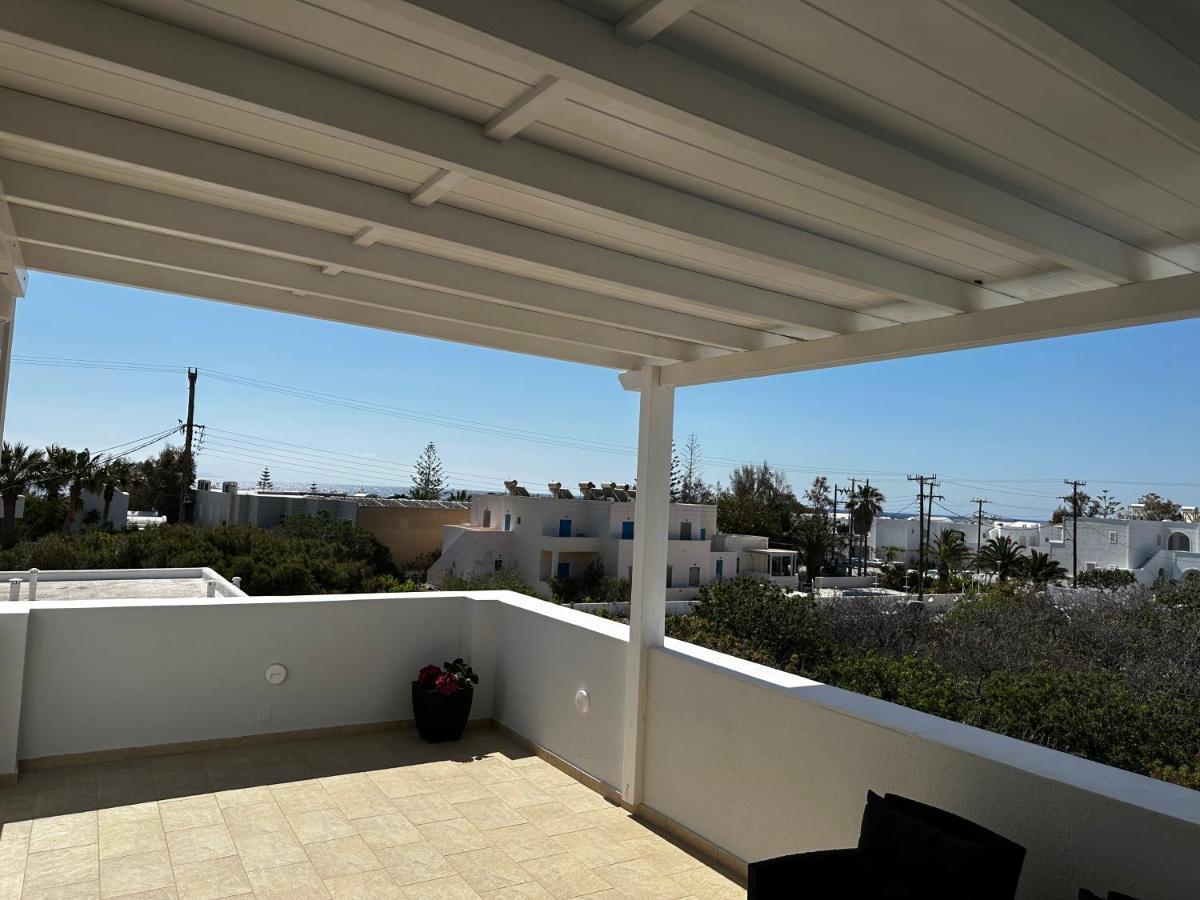 Veldi Art - Kamari Beach Apartment Fira  Exterior photo